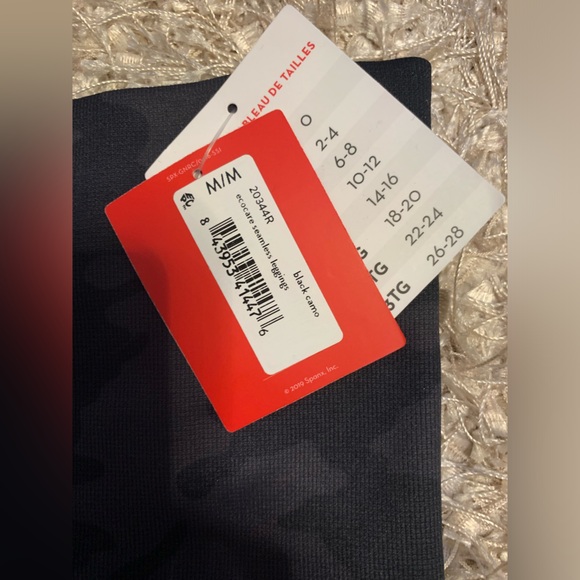Spanx Black Camouflage Seamless Leggings size M - Picture 6 of 10